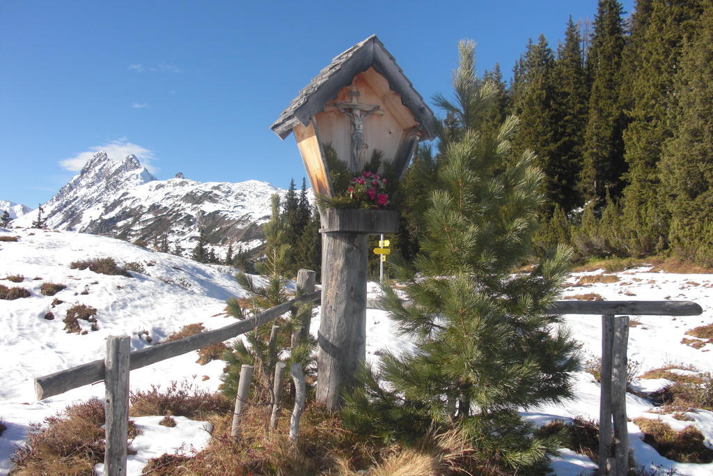 Hotel Schwarzer Adler Pettneu am Arlberg Exterior photo